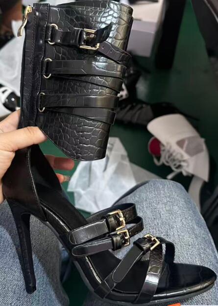 Sandal Strappy Heeled - Seksi Siyah Deri Açık Burun Çapraz